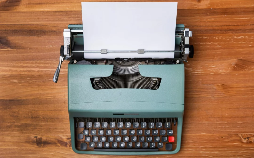 Eine Schreibmaschine steht stellvertretend für Textprogramme wie Papyrus Autor und Scrivener.