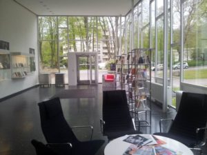 Eingangshalle des Rowohlt-Verlags